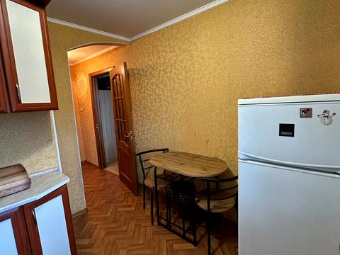 квартира за адресою Зодчих вул., 72