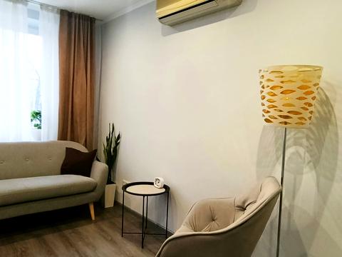 комерційна за адресою Миколи Міхновського бульв. (Дружби народів), 25