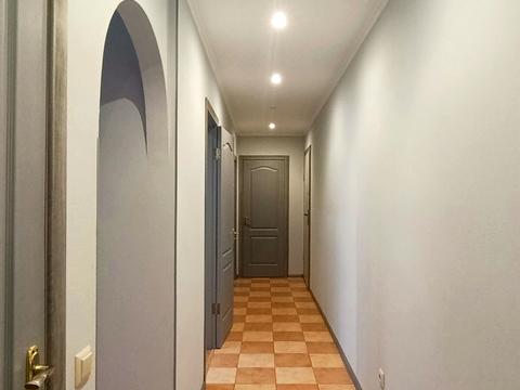 комерційна за адресою Миколи Міхновського бульв. (Дружби народів), 25