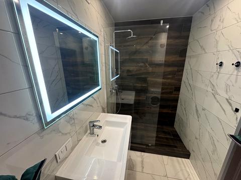 квартира за адресою Драгоманова вул., 8