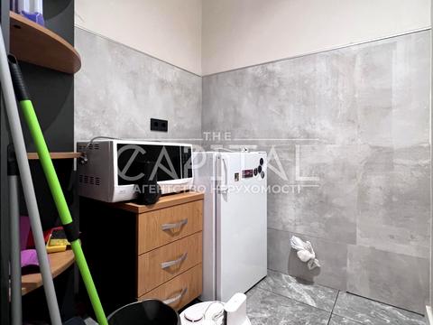 комерційна за адресою Київ, Князів Острозьких вул. (Московська), 41/8