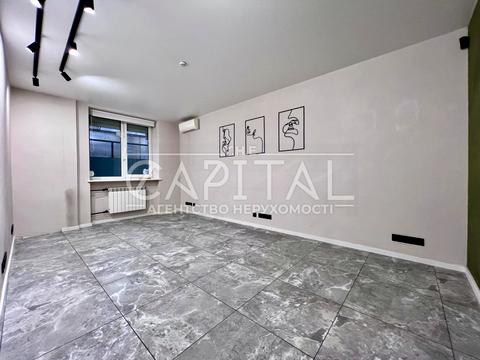 комерційна за адресою Київ, Князів Острозьких вул. (Московська), 41/8