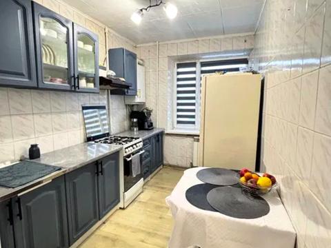 квартира за адресою Кропивницького вул., 10