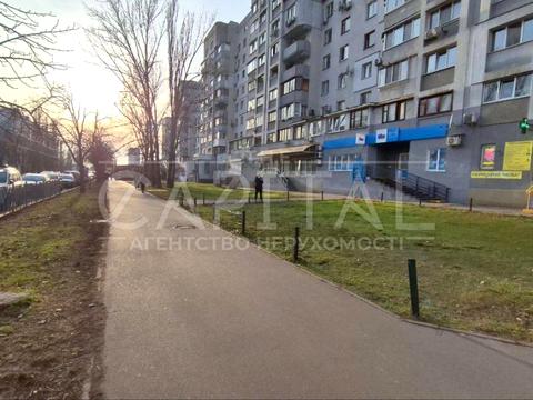 комерційна за адресою Київ, Тулузи вул., 3-Б