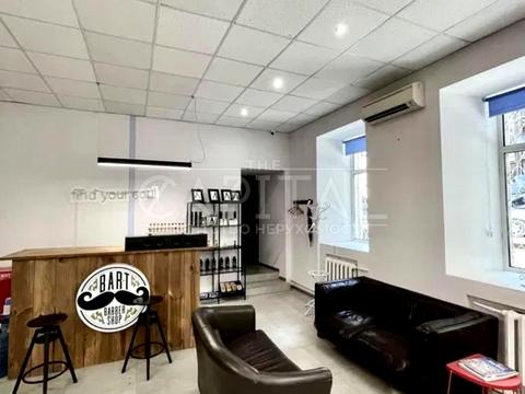 комерційна за адресою Михайлівська вул., 2