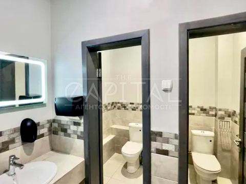 комерційна за адресою Михайлівська вул., 2