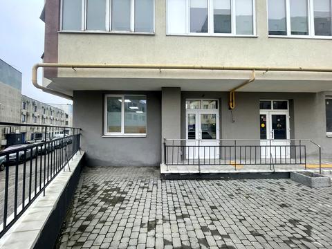 комерційна за адресою Угорська вул., 14є