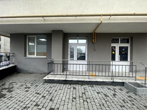 комерційна за адресою Угорська вул., 14є