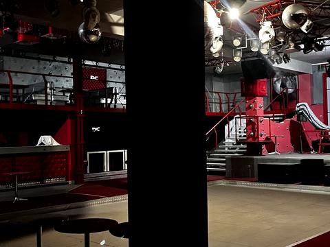 комерційна за адресою Руська вул., 244