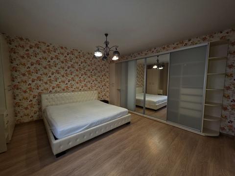 квартира за адресою Сім'ї Кульженків вул. (Петра Дегтяренка), 31-Б