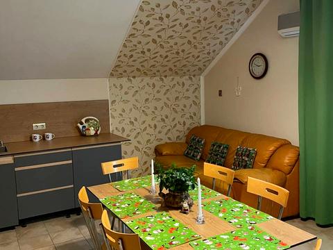 будинок за адресою Степана Чобану вул. (Василя Алексухіна), 8