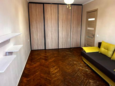 квартира за адресою Леоніда Каденюка просп. (Юрія Гагаріна), 9