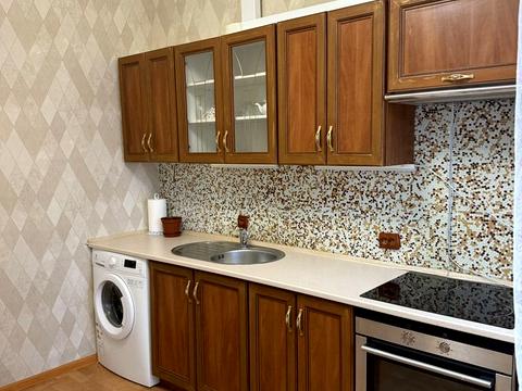 квартира за адресою Феодосійський пров., 12