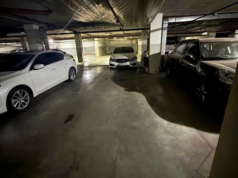 паркоместо по адресу Полтавская ул., 12