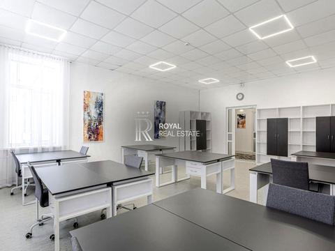 комерційна за адресою Вадима Гетьмана вул., 2