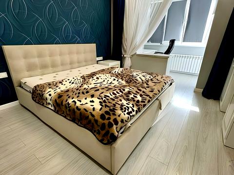 квартира за адресою Феодосійська вул., 8