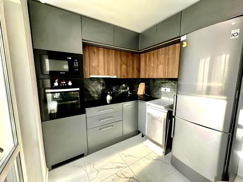 квартира за адресою Феодосійська вул., 8