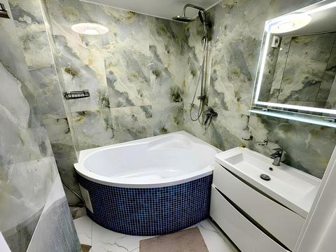 квартира за адресою Феодосійська вул., 8