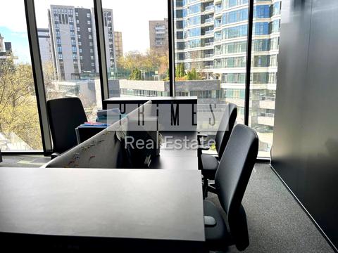 комерційна за адресою Болсуновська вул. (Сергія Струтинського), 2