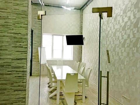 комерційна за адресою Васильківська вул., 30