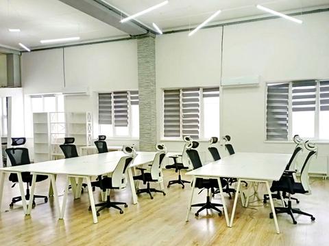 комерційна за адресою Васильківська вул., 30