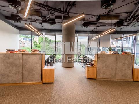 комерційна за адресою Болсуновська вул. (Сергія Струтинського), 2