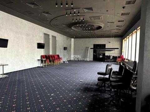 комерційна за адресою Бессарабська пл., 2