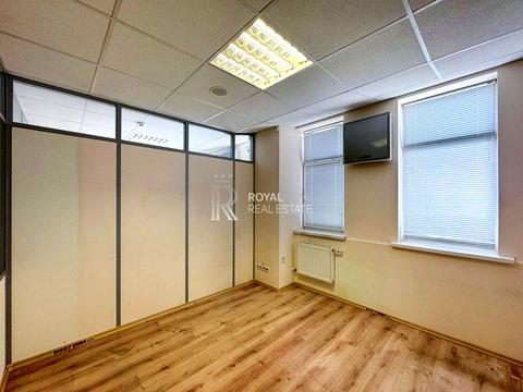 коммерческая по адресу Героїв Космосу ул., 4