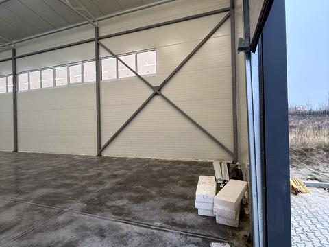 комерційна за адресою Білогородська вул., 44