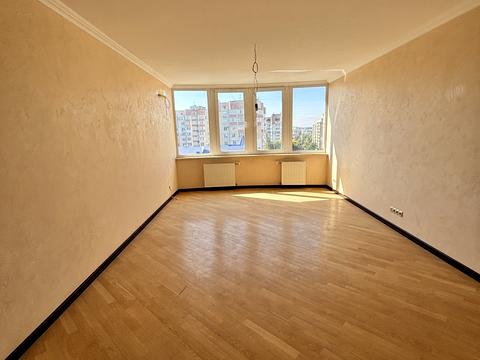 квартира за адресою Зодчих вул., 32