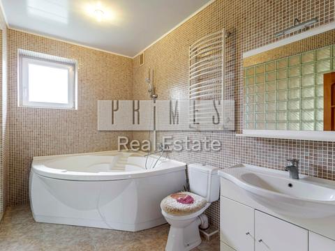 будинок за адресою Добровольців вул