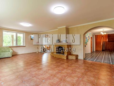 будинок за адресою Добровольців вул