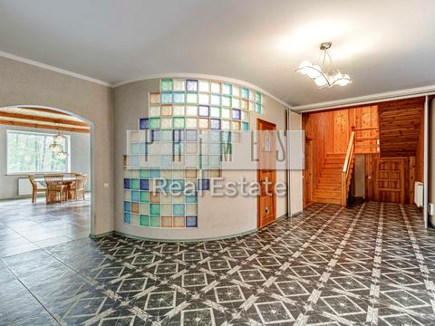 будинок за адресою Добровольців вул