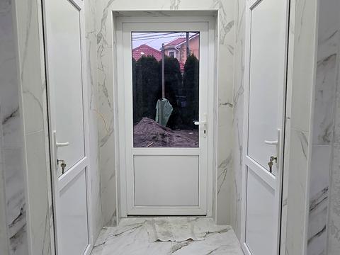 комерційна за адресою Миколи Амосова вул., 2