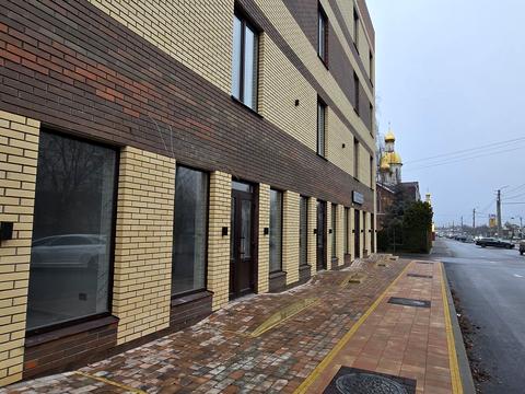 комерційна за адресою Миколи Амосова вул., 2