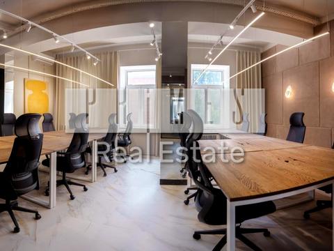 комерційна за адресою Еспланадна вул., 32