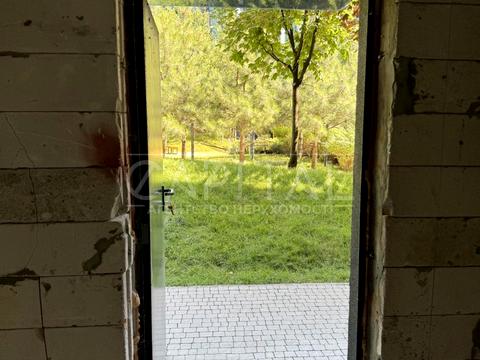 комерційна за адресою Тадея Рильського бульв., 1