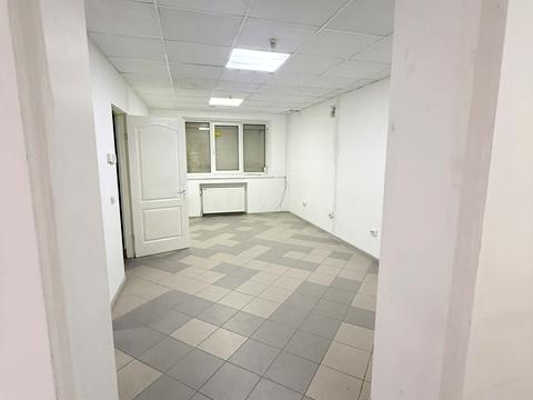 комерційна за адресою Галицька вул., 81