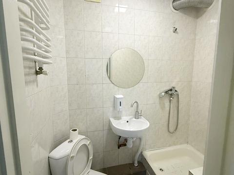 комерційна за адресою Галицька вул., 81