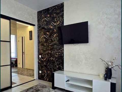 квартира за адресою Космічна вул., 5