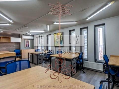 комерційна за адресою Андрія Верхогляда вул. (Михайла Драгомирова), 14