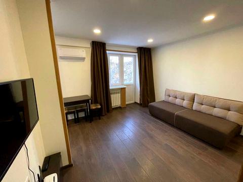 квартира за адресою Дніпро, Дмитра Яворницького просп. (Карла Маркса), 4