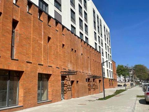 комерційна за адресою Володимира Навроцького вул., 31-А