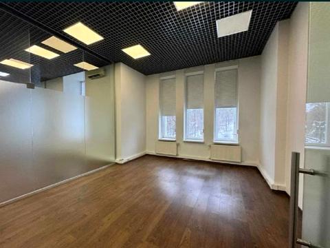 коммерческая по адресу Музейний пер., 4