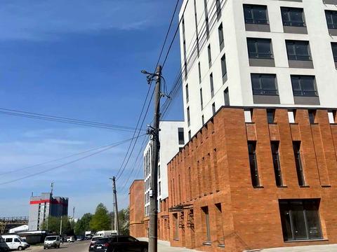 комерційна за адресою Володимира Навроцького вул., 31-А