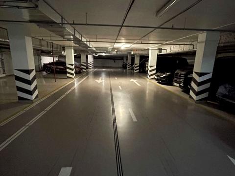 паркоместо по адресу Андрея Верхогляда ул. (Михайла Драгомирова), 5