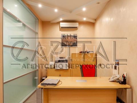 комерційна за адресою Василя Тютюнника вул. (Анрі Барбюса), 5-В