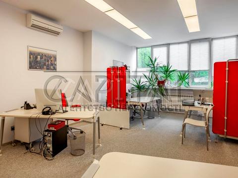 комерційна за адресою Василя Тютюнника вул. (Анрі Барбюса), 5-В