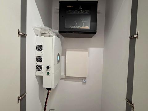 комерційна за адресою Андрія Верхогляда вул. (Михайла Драгомирова), 14-А