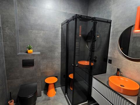 комерційна за адресою Андрія Верхогляда вул. (Михайла Драгомирова), 14-А